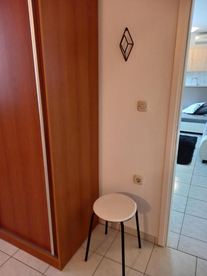 Apartman Katica Banjol Екстер'єр фото