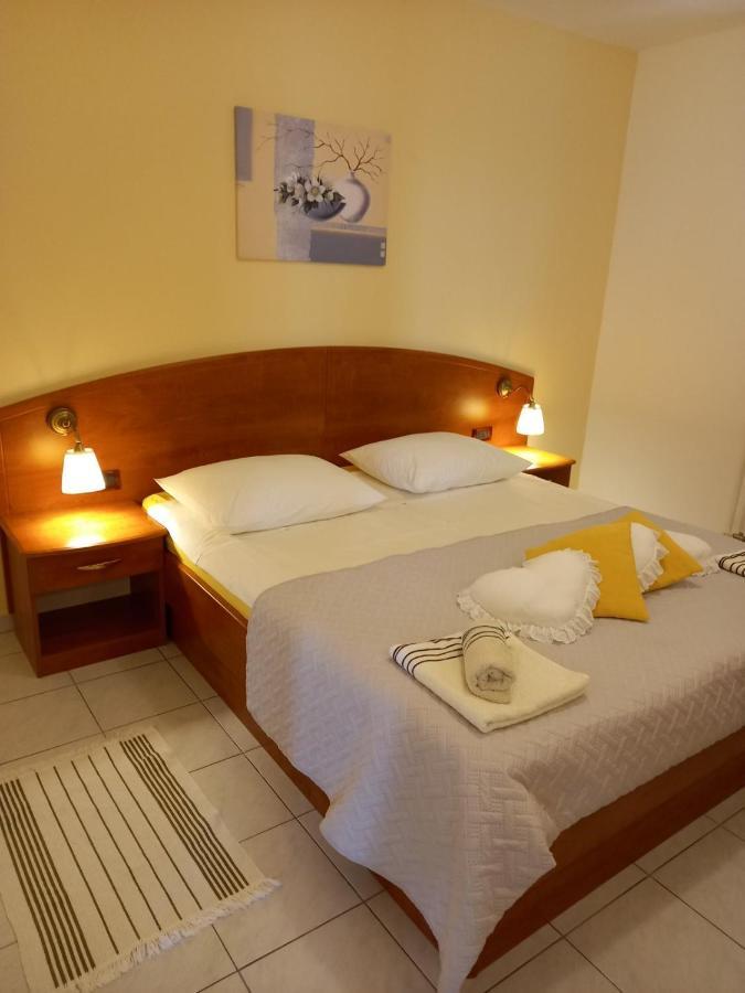 Apartman Katica Banjol Екстер'єр фото