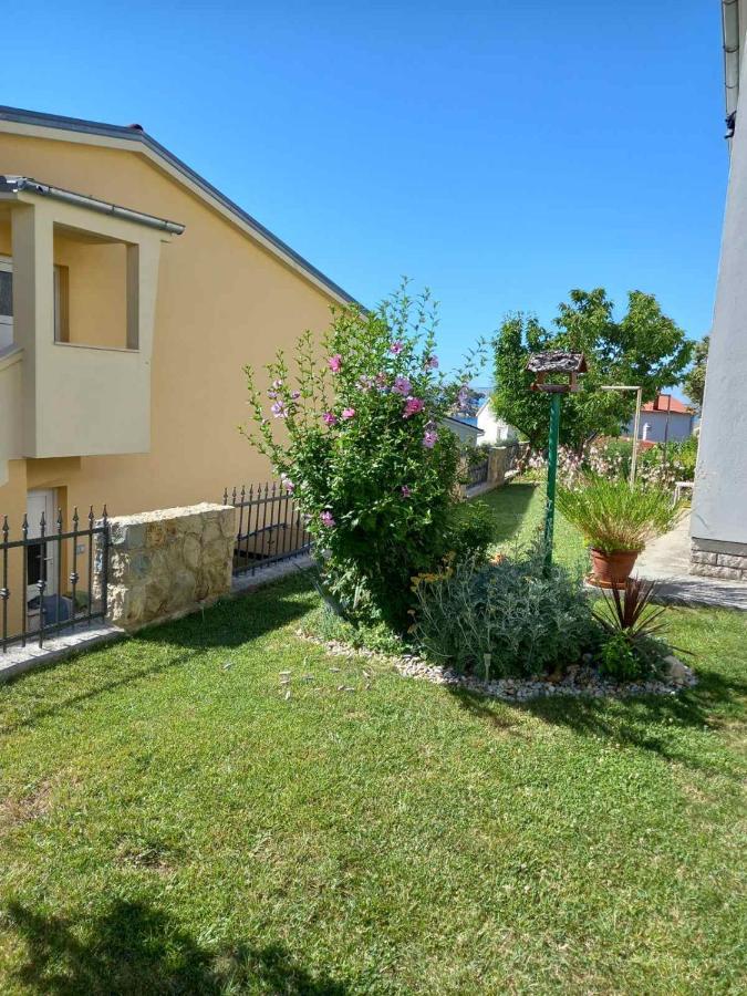 Apartman Katica Banjol Екстер'єр фото